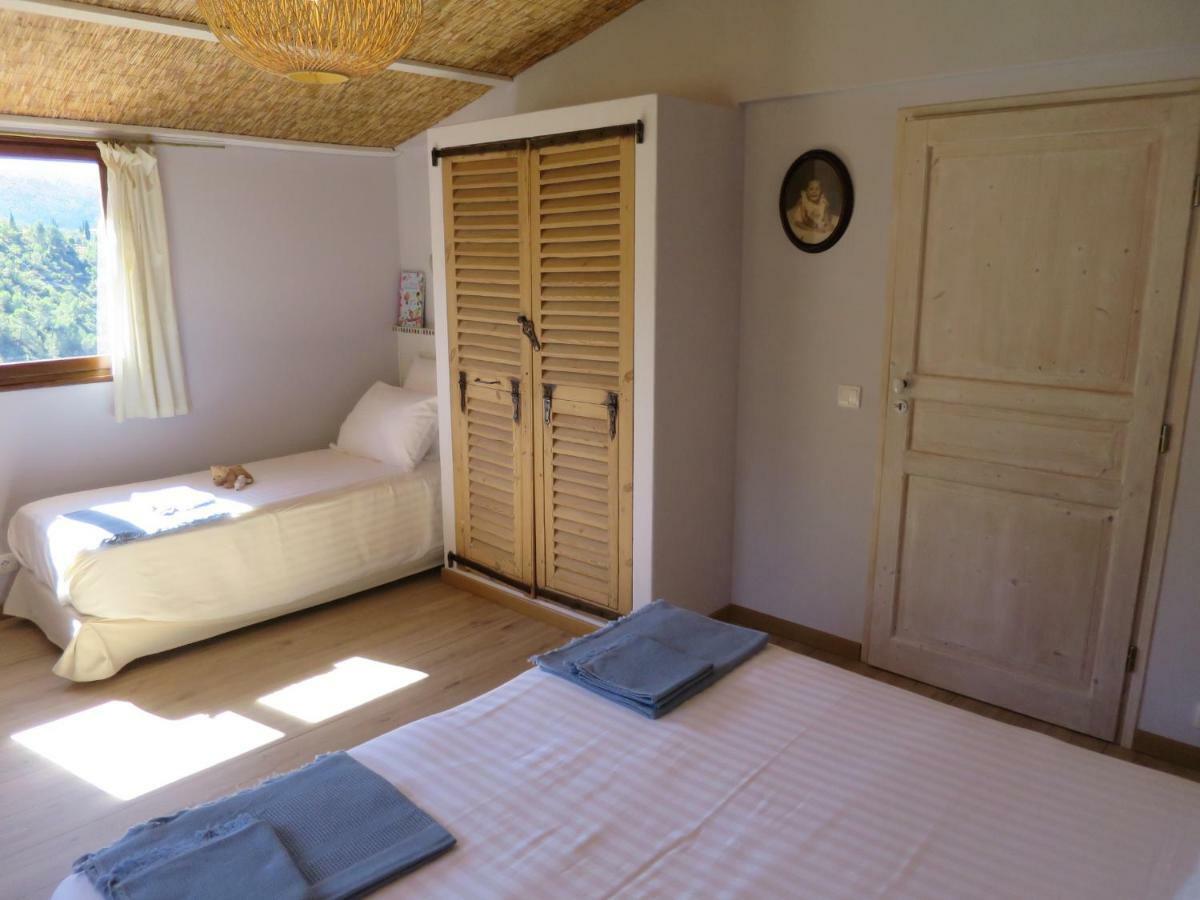 Villa Les Figaires L'Escarene Esterno foto