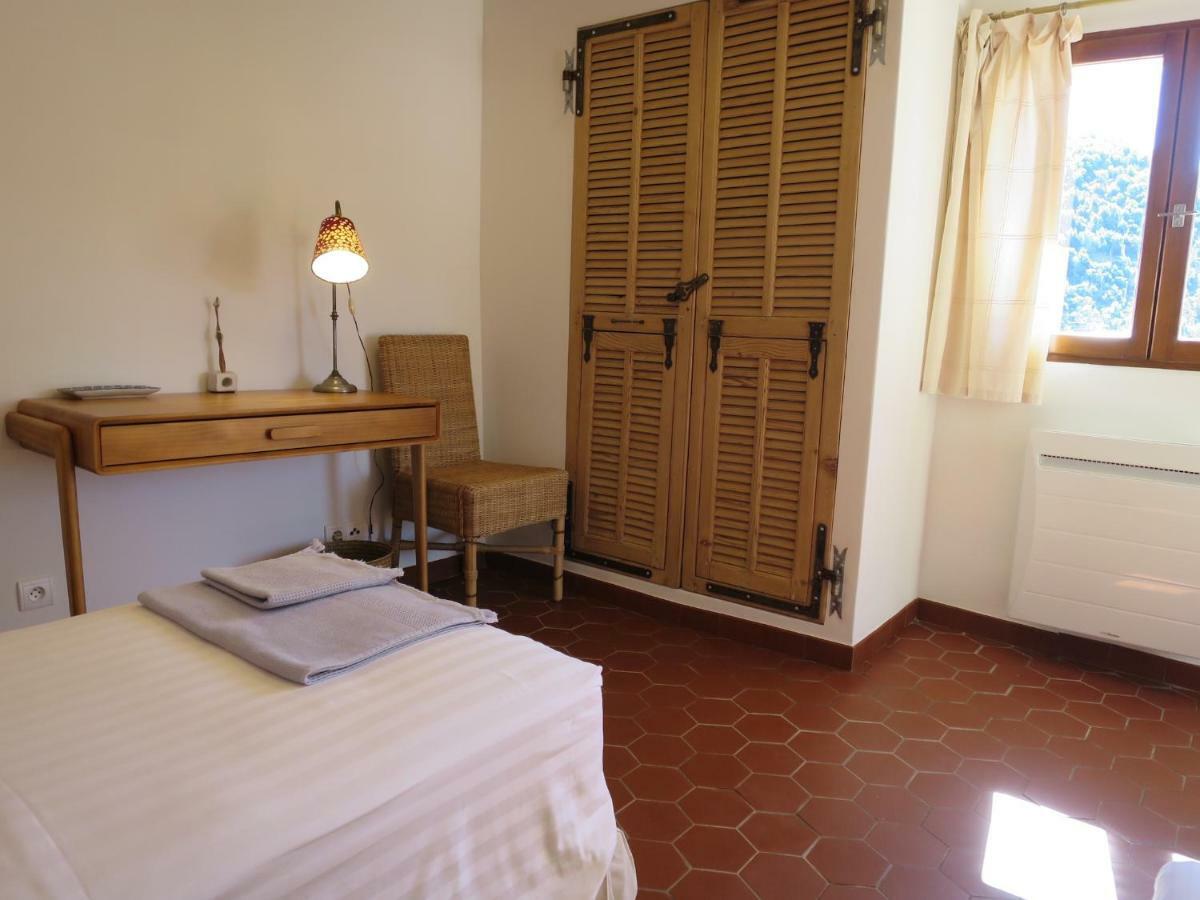 Villa Les Figaires L'Escarene Esterno foto